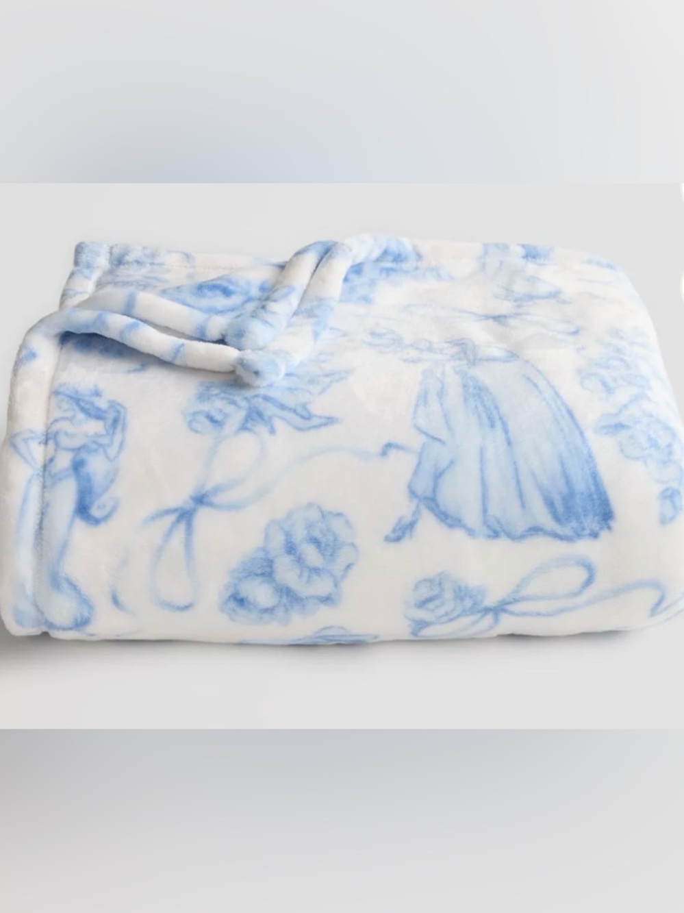 Disney Oversized Supersoft Printed Plush Throw NWT